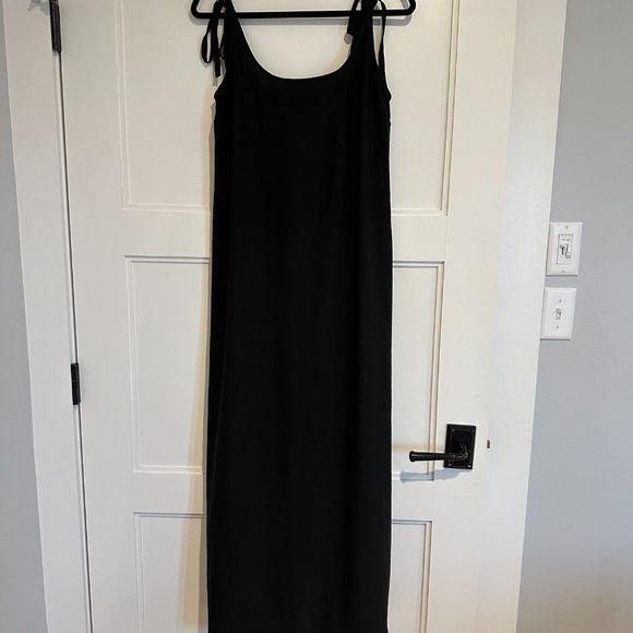 Lulu's Simple Black Dress - Picture 2 of 7
